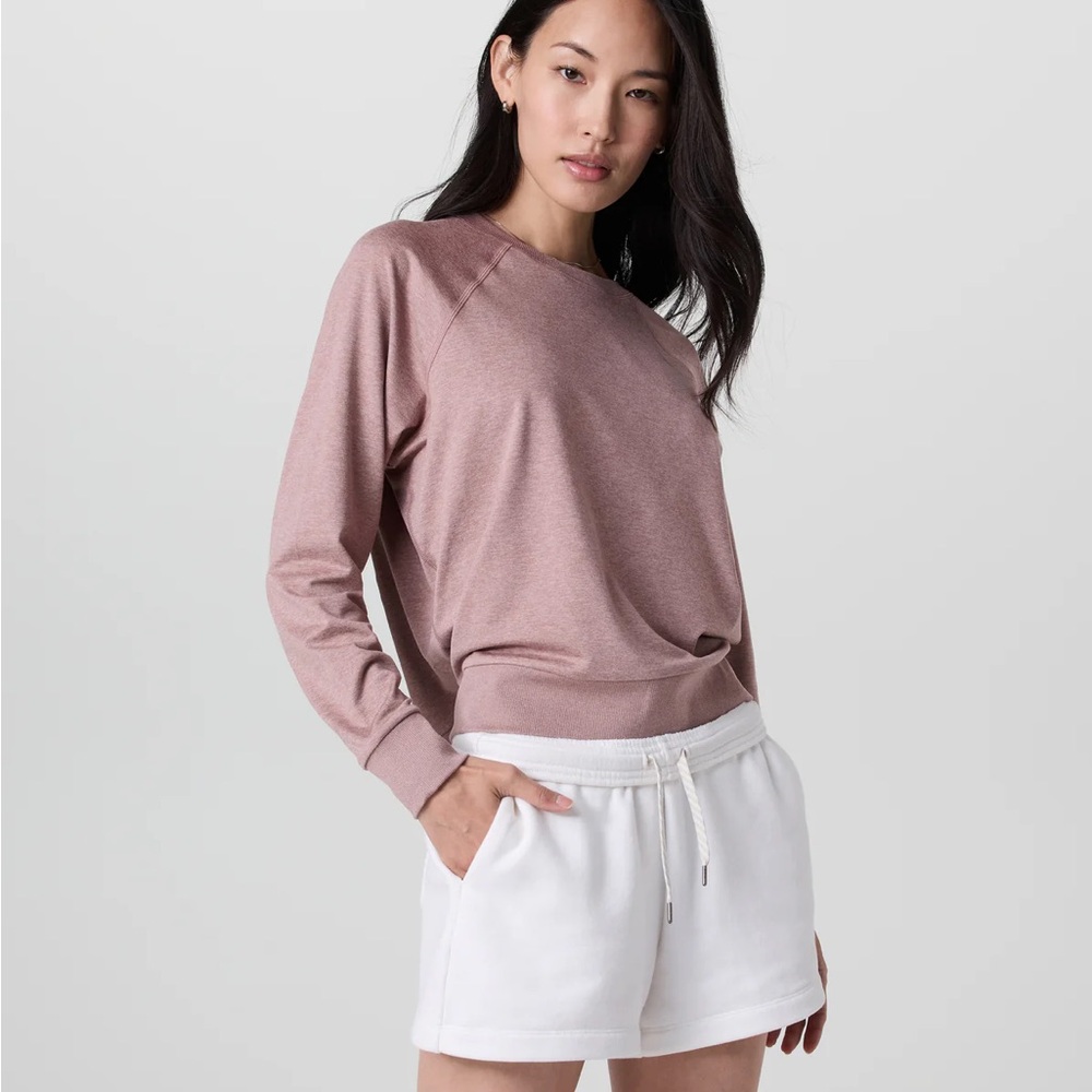Vuori Long Sleeve Halo Crew size small burgundy